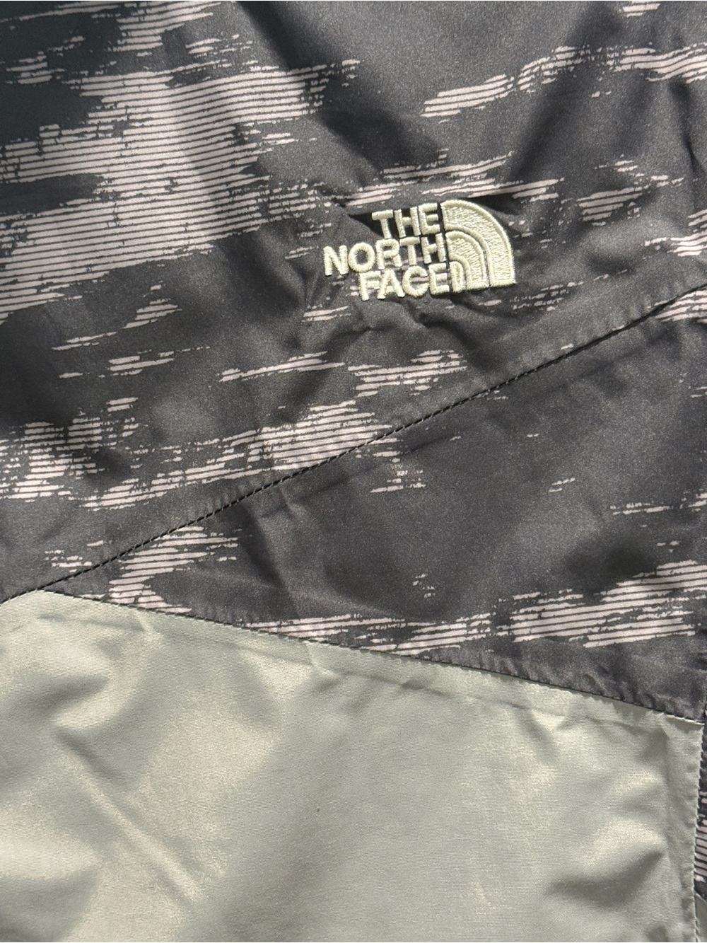 The North Face 2-in-1 DryVent Jacket Womens Medium Gray Camo Fleece - Picture 6 of 16